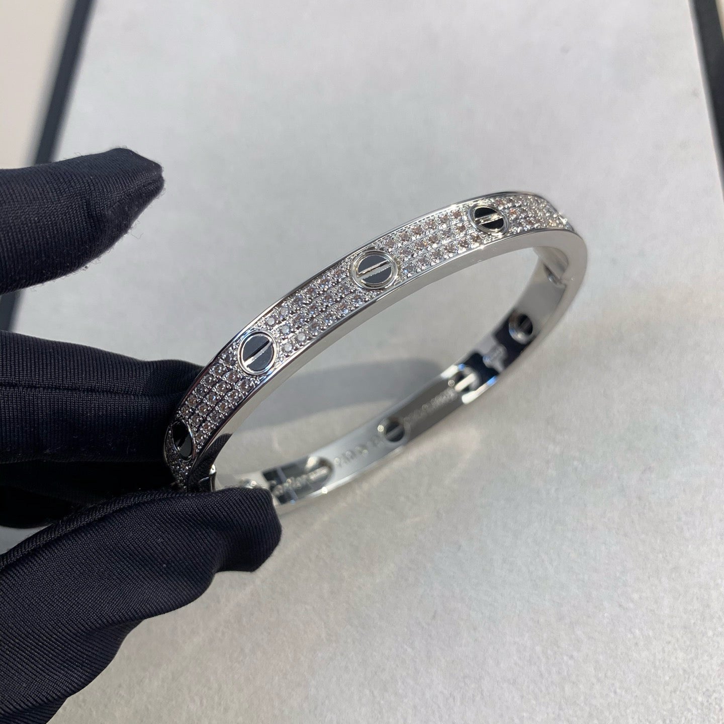 [Baslove] LIEBE ARMBAND 6,1 MM DIAMANT-PAVIERTE KERAMIK 