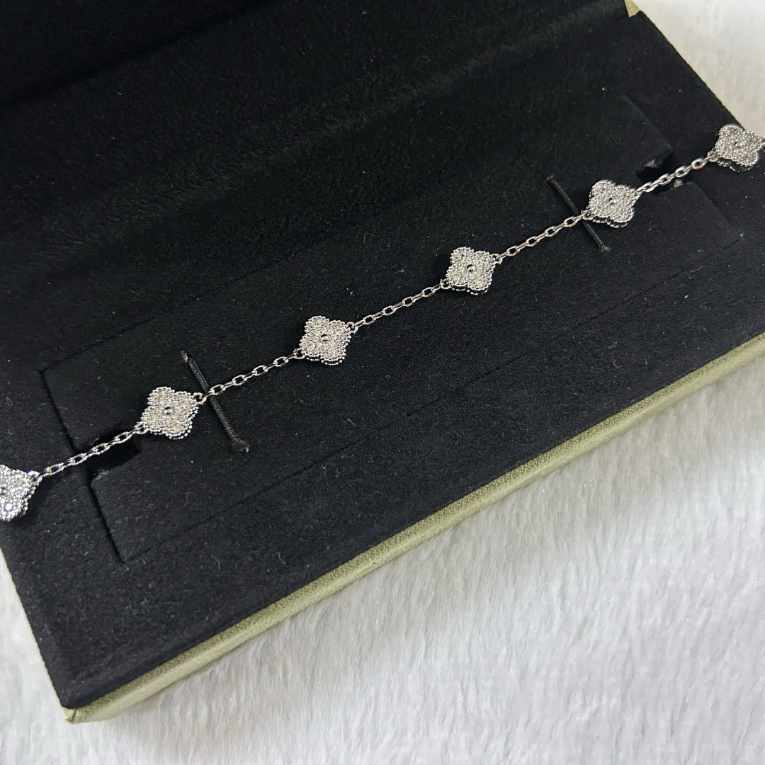 [Violet JW]CLOVER 6 MOTIF DIAMOND BRACELET