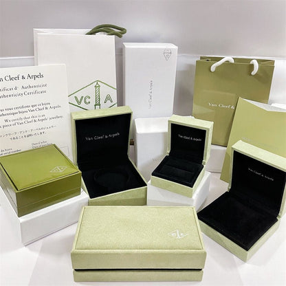 [Violet JW]VA CLOVER BRACELET NECKLACE RING BOX GIFT BAG