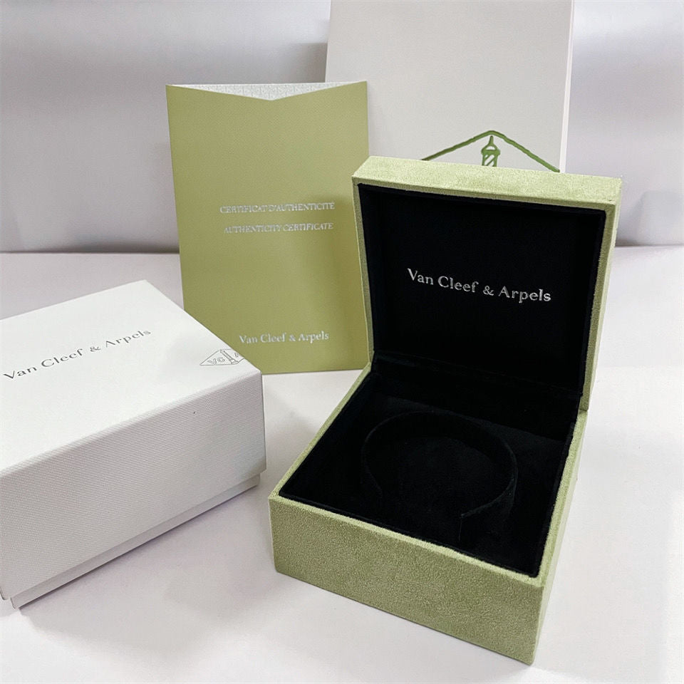 [Violet JW]VA CLOVER BRACELET NECKLACE RING BOX GIFT BAG