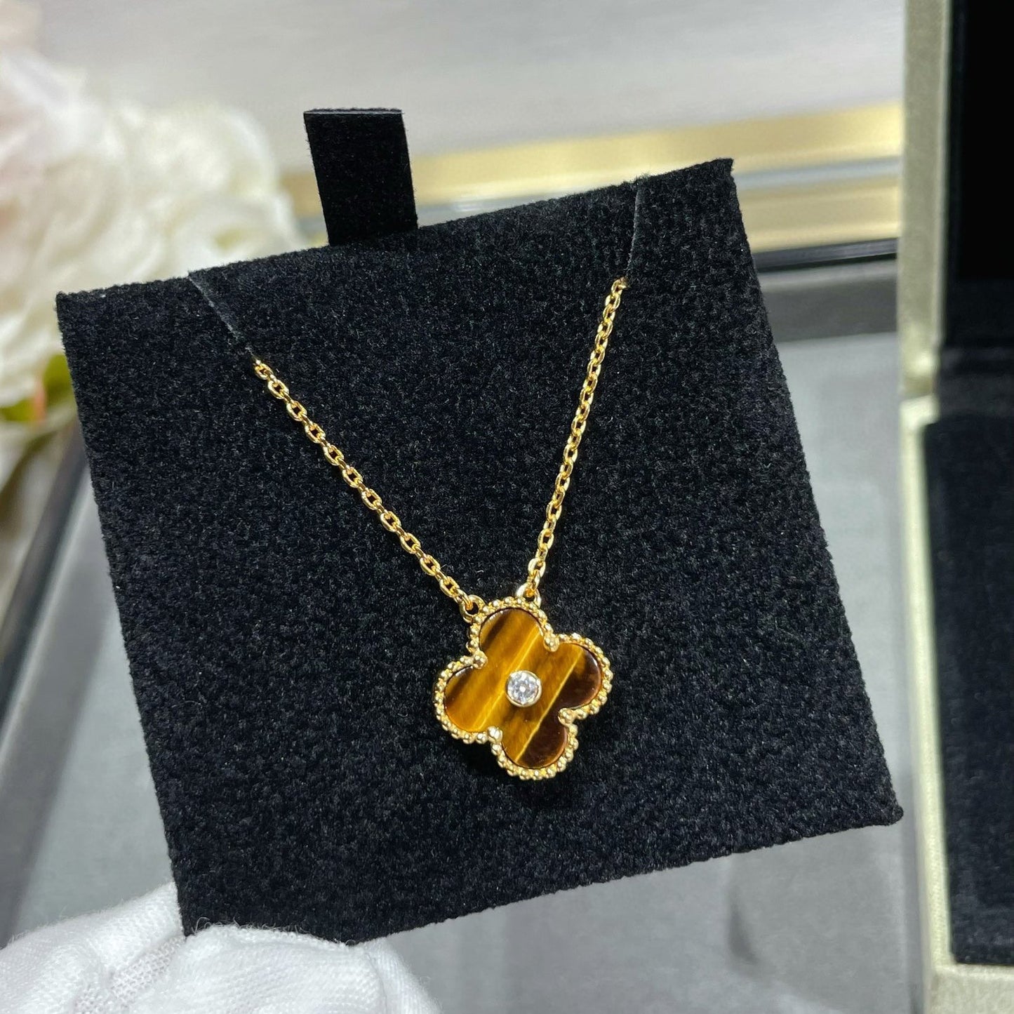 [Baslove]クローバー 15MM ダイヤモンド&amp;イエロータイガーアイアゲートネックレス
