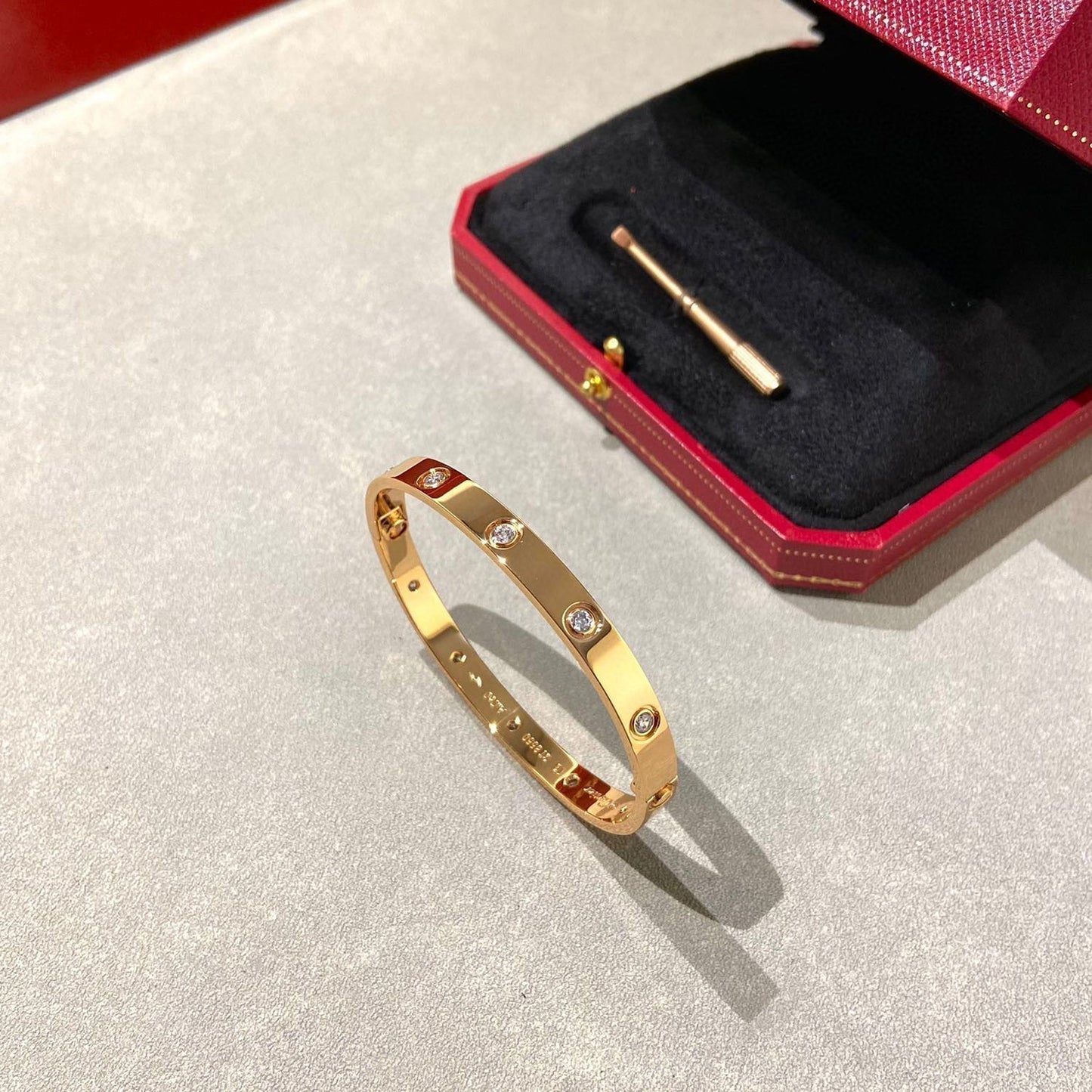 [Baslove]ラブブレスレット 6.1mm 10ダイヤモンド