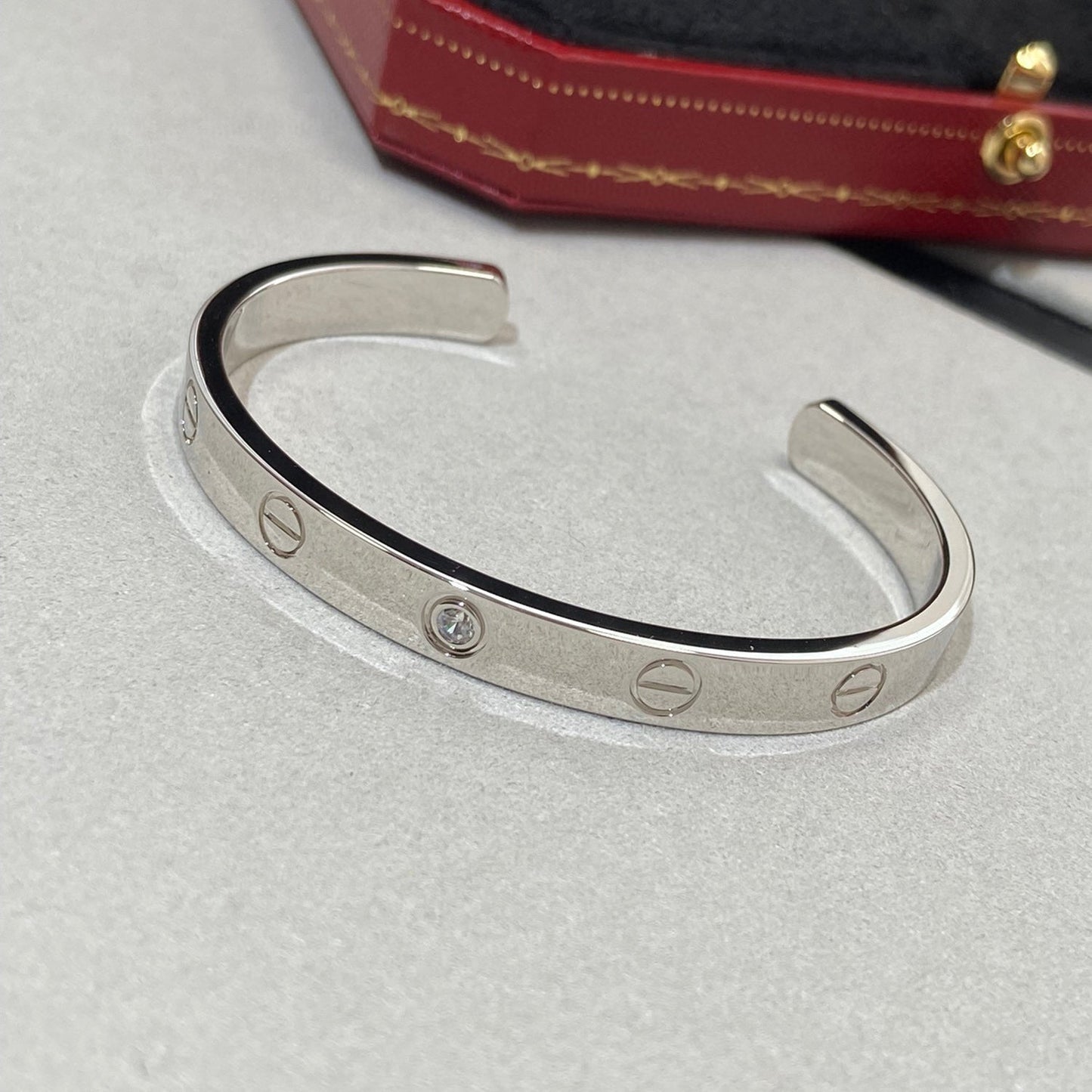 [Baslove]ラブブレスレット 6.1mm 1ダイヤモンド オープンカフ