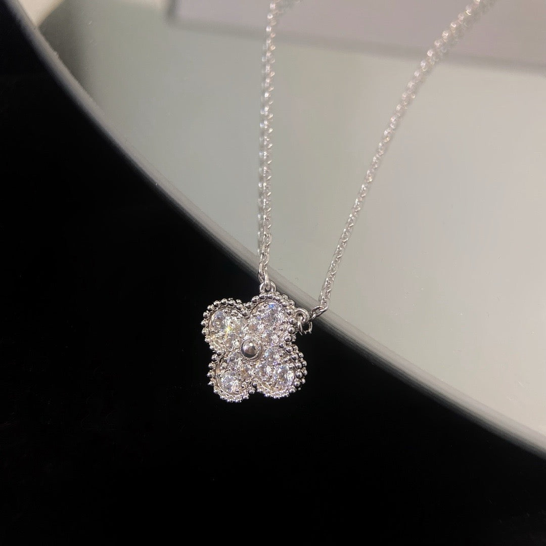 [Baslove]クローバー 15MM ダイヤモンド シングルフラワーネックレス