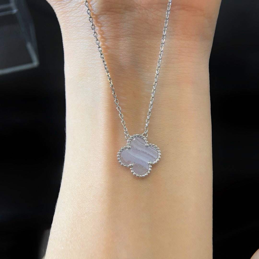 [Baslove]クローバー 15MM ブルーカルセドニーネックレス シルバー