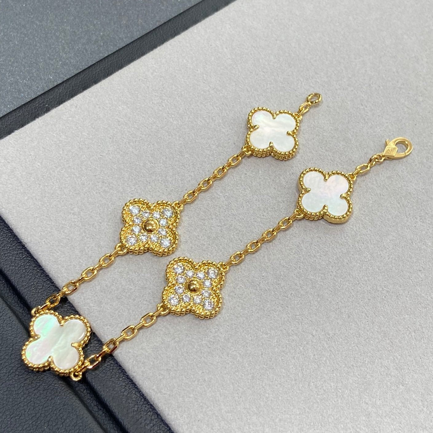 [Violet JW]CLOVER BRACELET 5 MOTIF WHITE MOP DIAMOND
