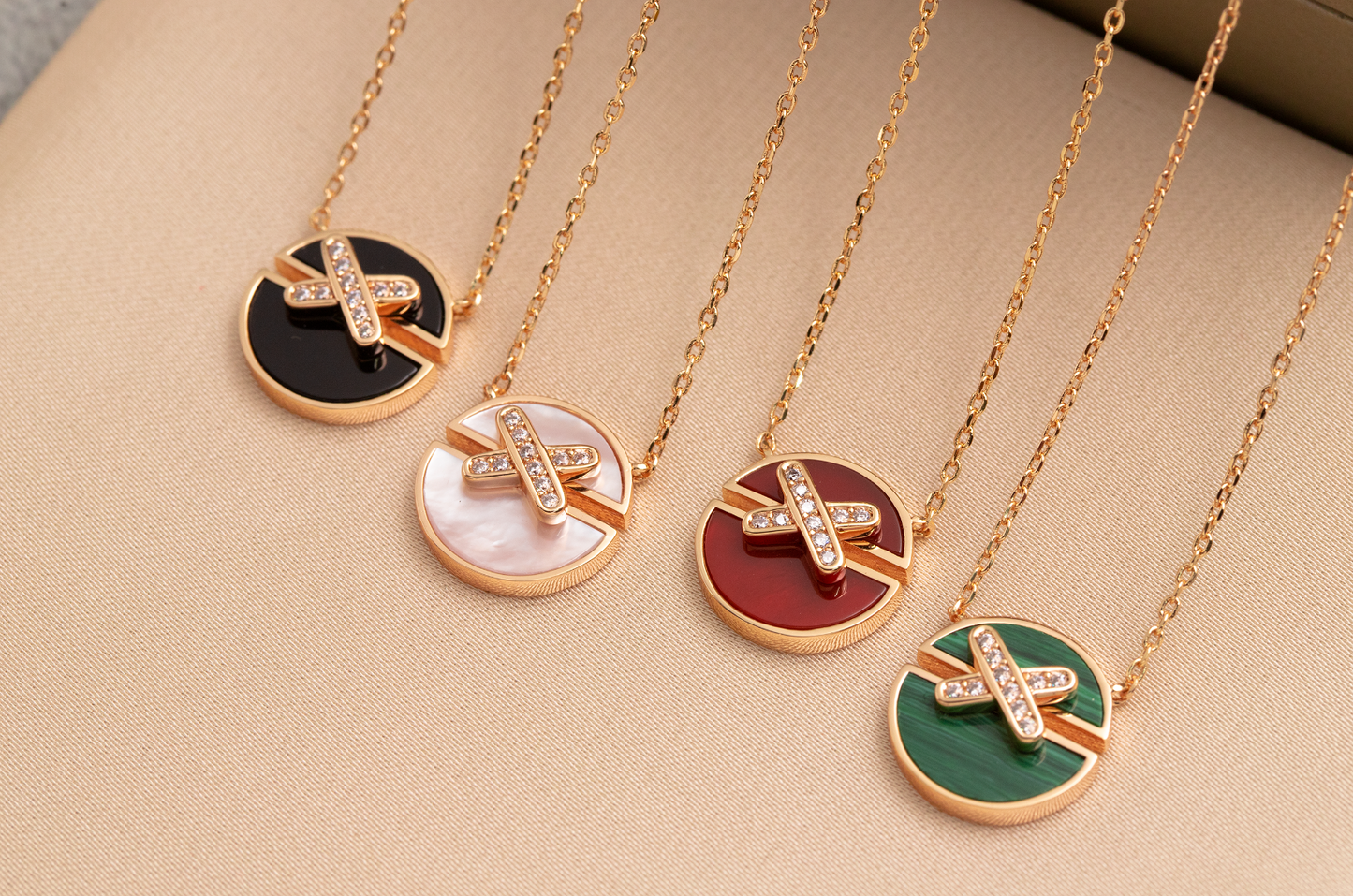 [Baslove]JEUX DE ROSA GOLD DIAMANT-HALSKETTE