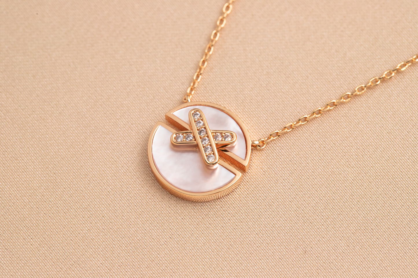 [Baslove]JEUX DE ROSA GOLD DIAMANT-HALSKETTE