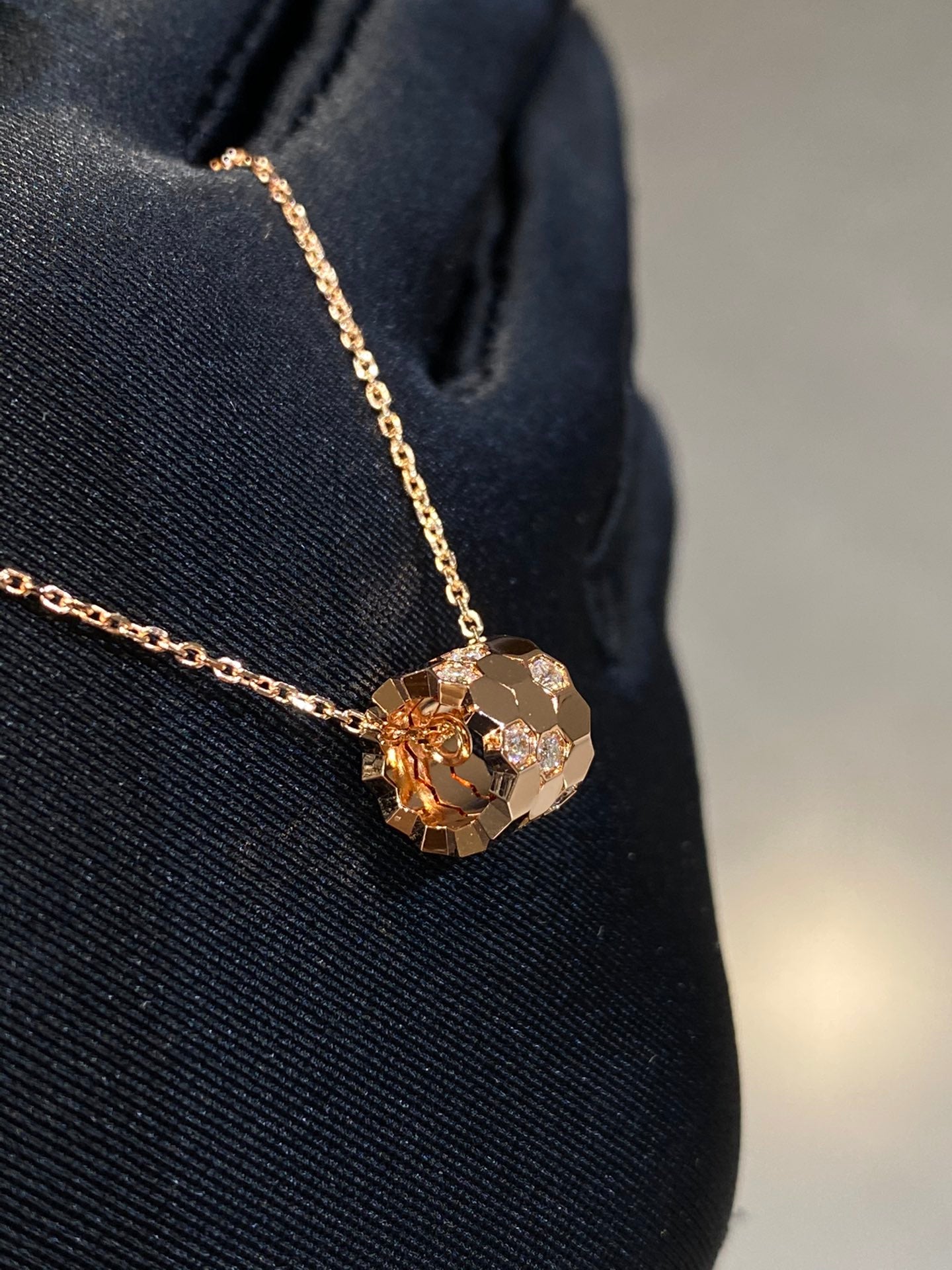 [Baslove] BIENENLIEBE DIAMANT HALSKETTE