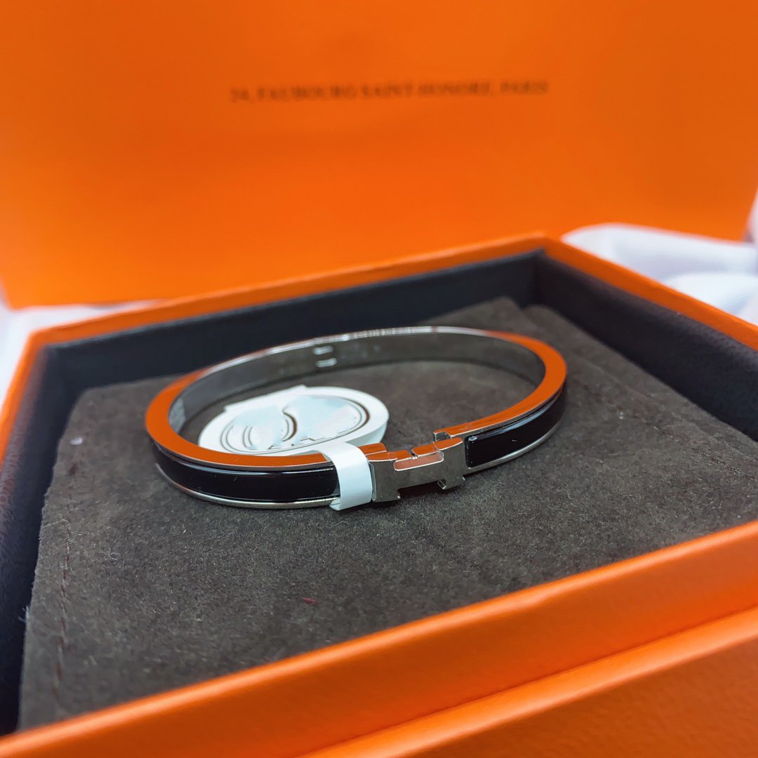 [Baslove]CLASSIC HM CLIC SCHWARZ 8MM EMAILLE ARMBAND