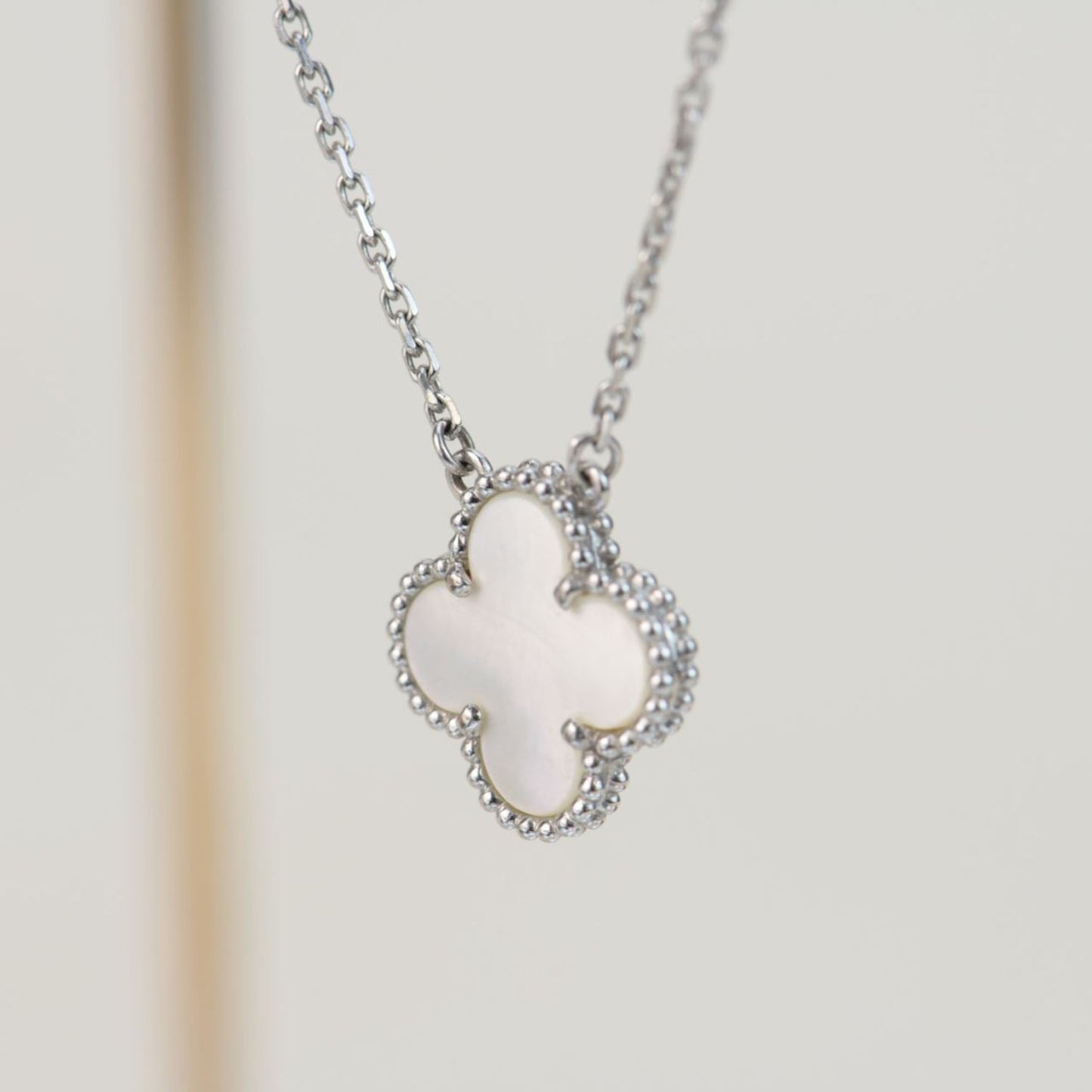 [Baslove]CLOVER 15MM WEISS PERLMUTT SILBER