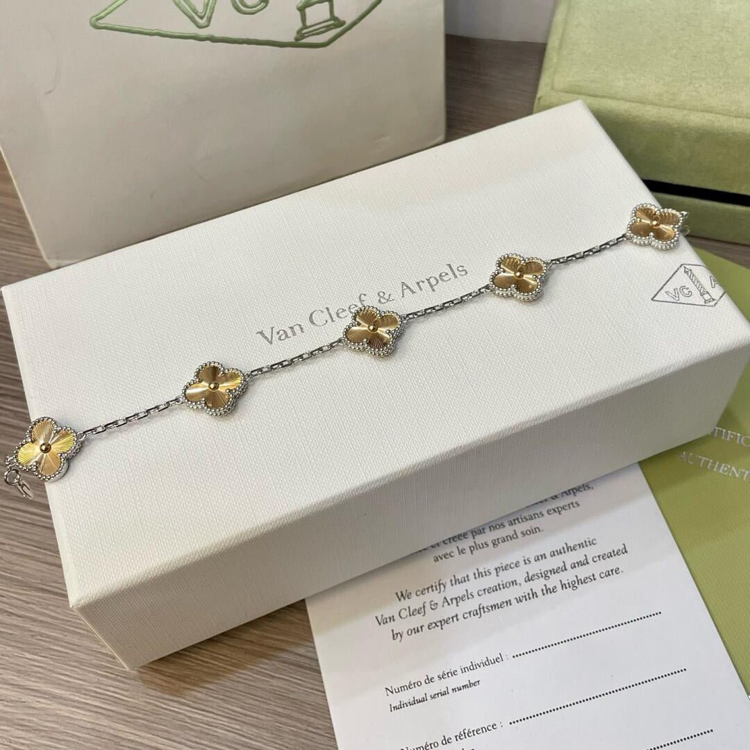 [Violet JW]CLOVER  5 MOTIFS  CHRISTMAS LIMITED EDITION BRACELET