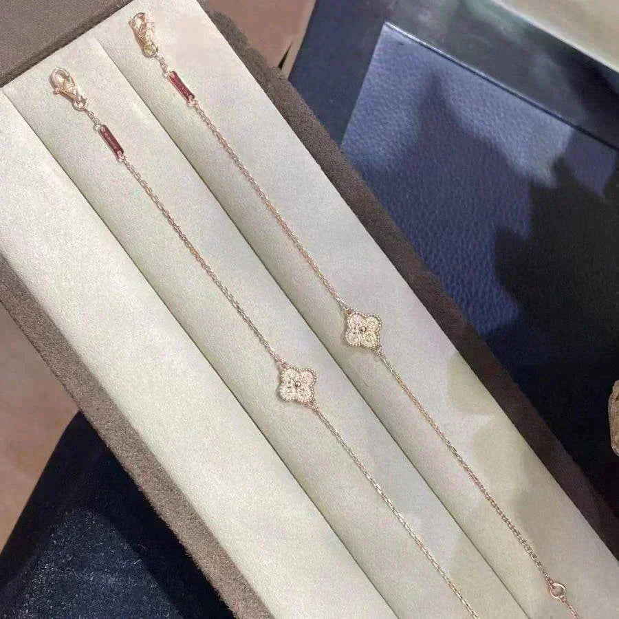 [Violet JW]CLOVER SINGLE FLOWER BRACELET