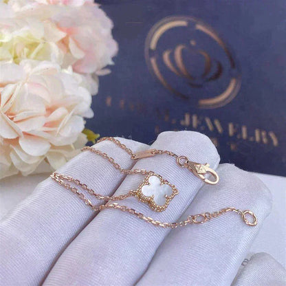 [Baslove]CLOVER WHITE MOP EINZELNE BLUME ARMBAND