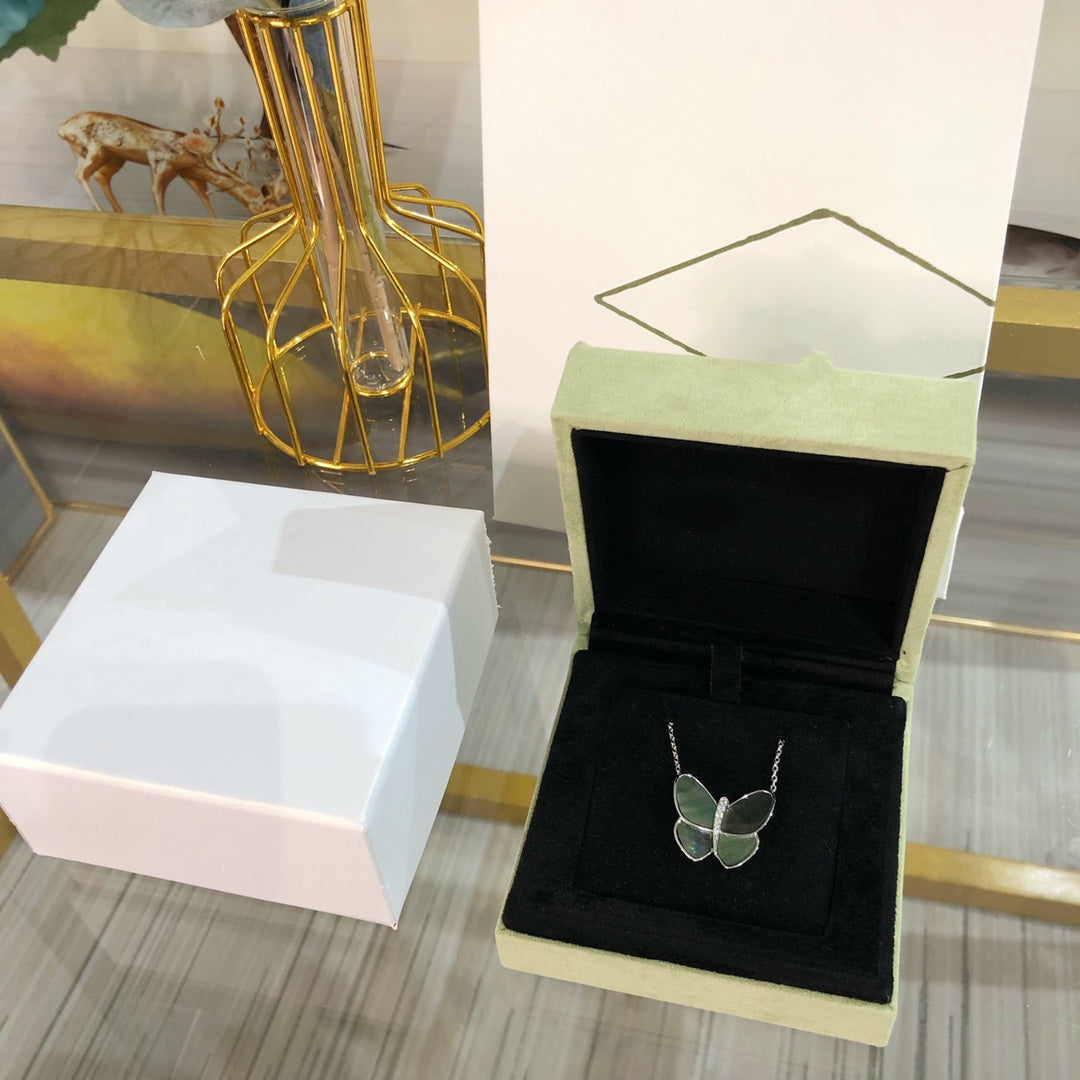 [Violet JW]LARGE BUTTERFLY SILVER PENDANT DIAMOND NECKLACE