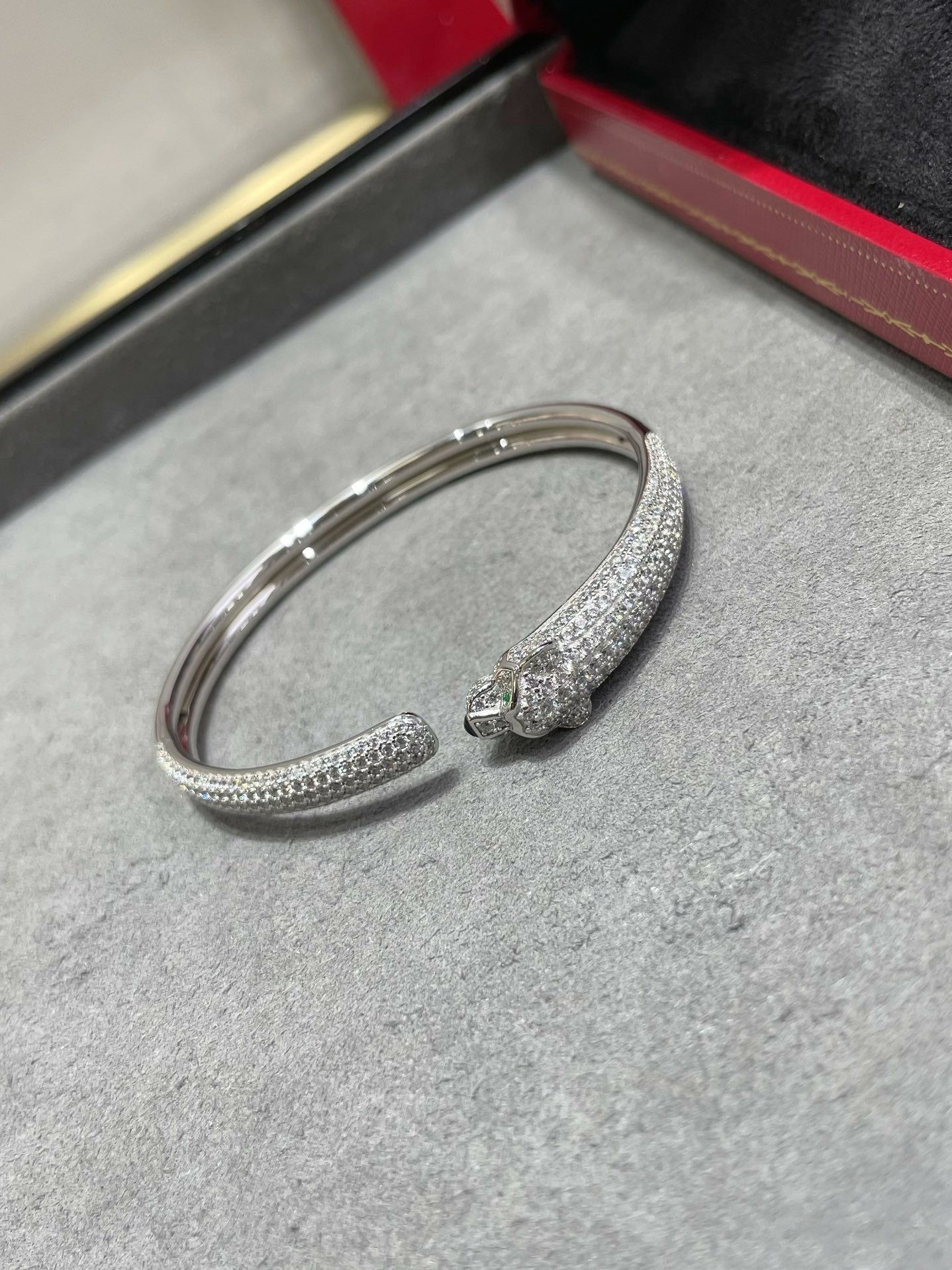 [Baslove] PANTHERE OFFENES ARMBAND MIT VOLLEN DIAMANTEN