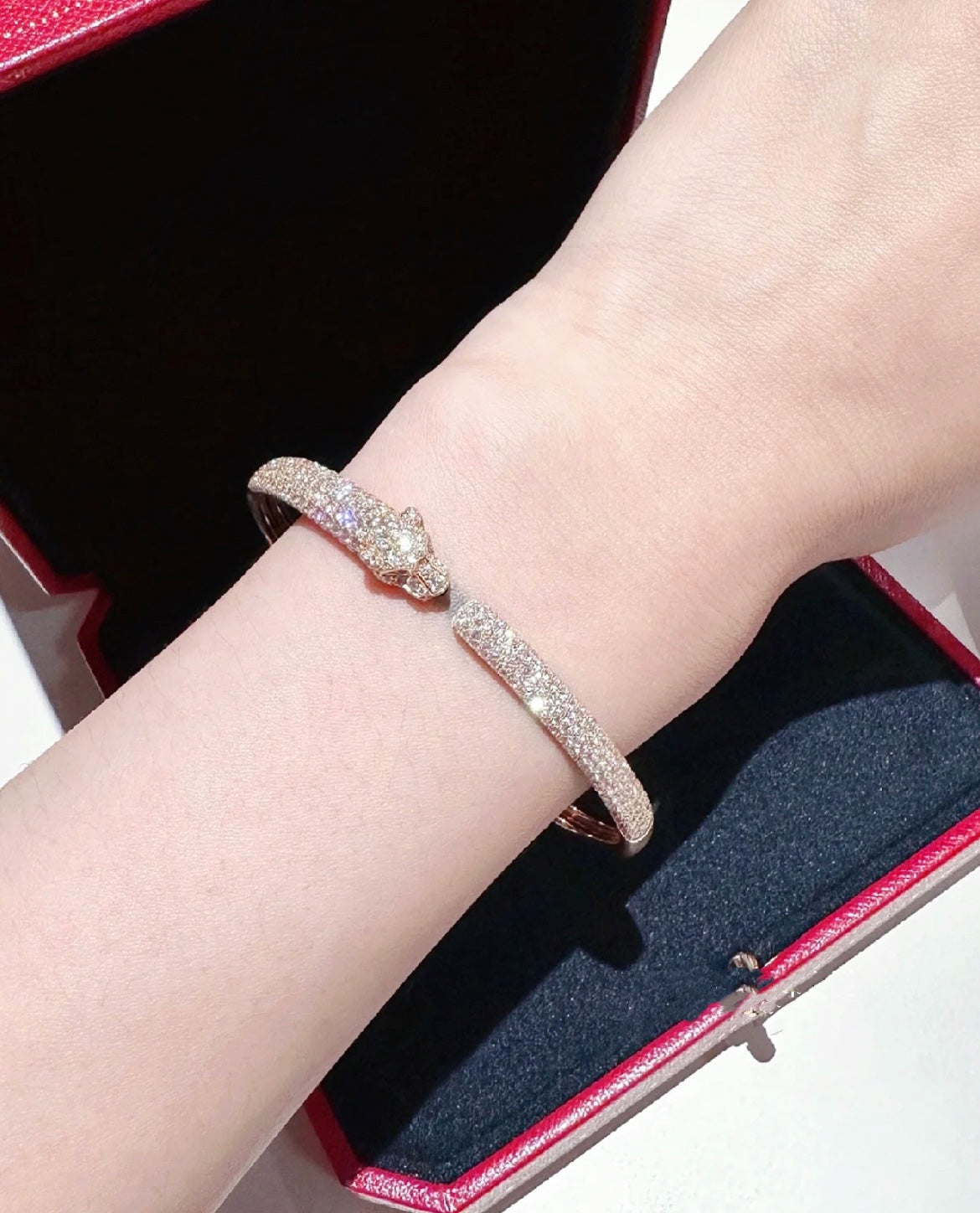 [Baslove] PANTHERE OFFENES ARMBAND MIT VOLLEN DIAMANTEN