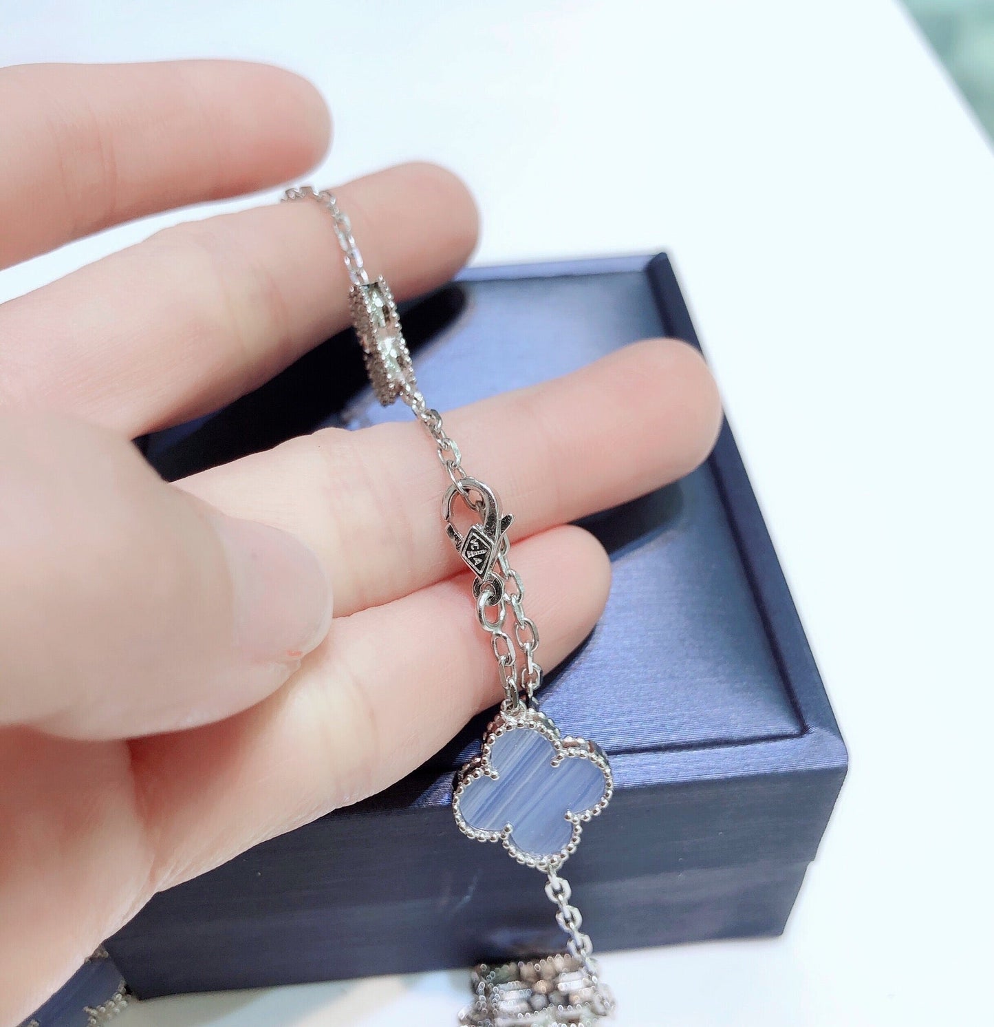 [Violet JW]CLOVER 10 MOTIFS CHALCEDONY DIAMONDS SILVER NECKLACE