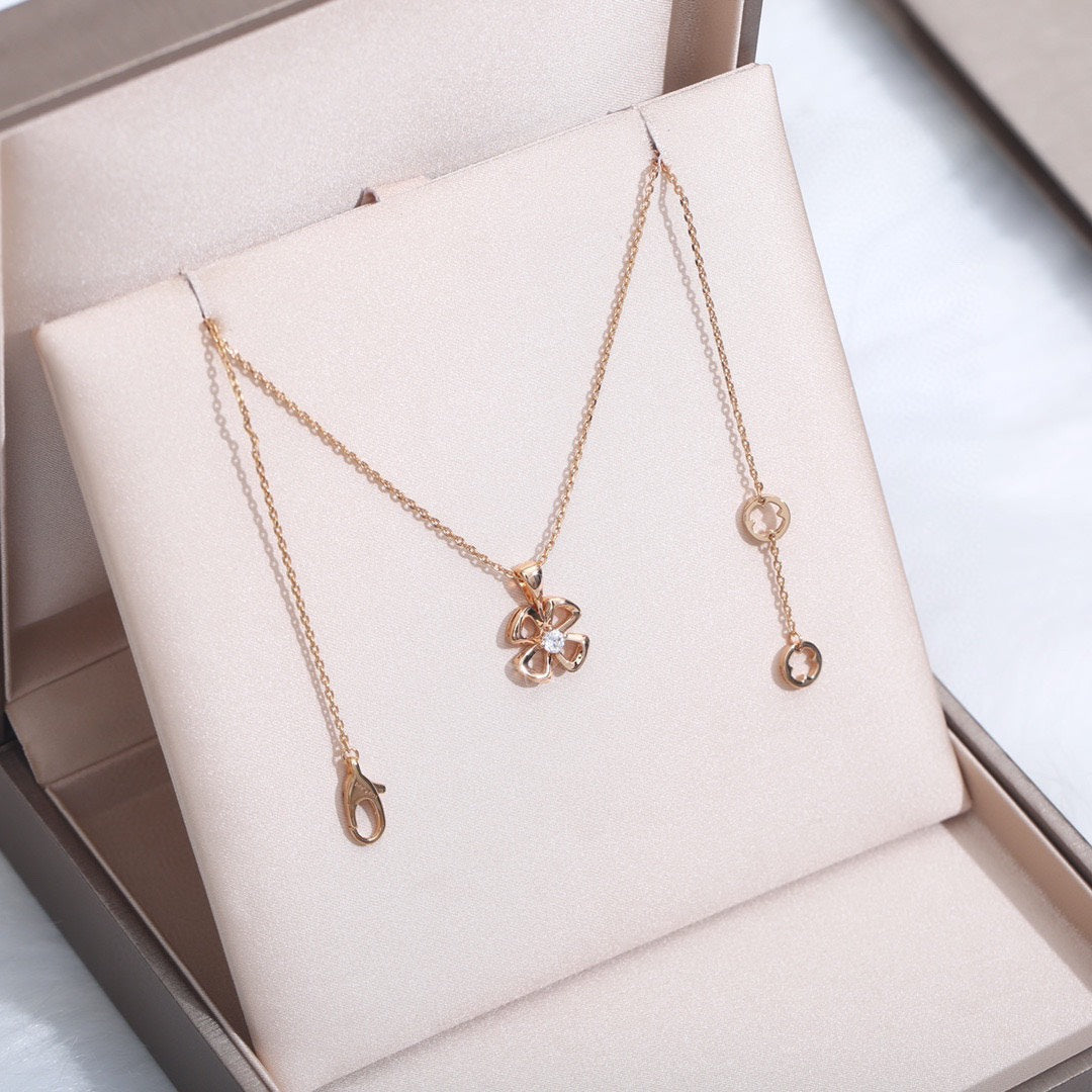[Violet JW]FIOREVER NECKLACE DIAMOND CENTER