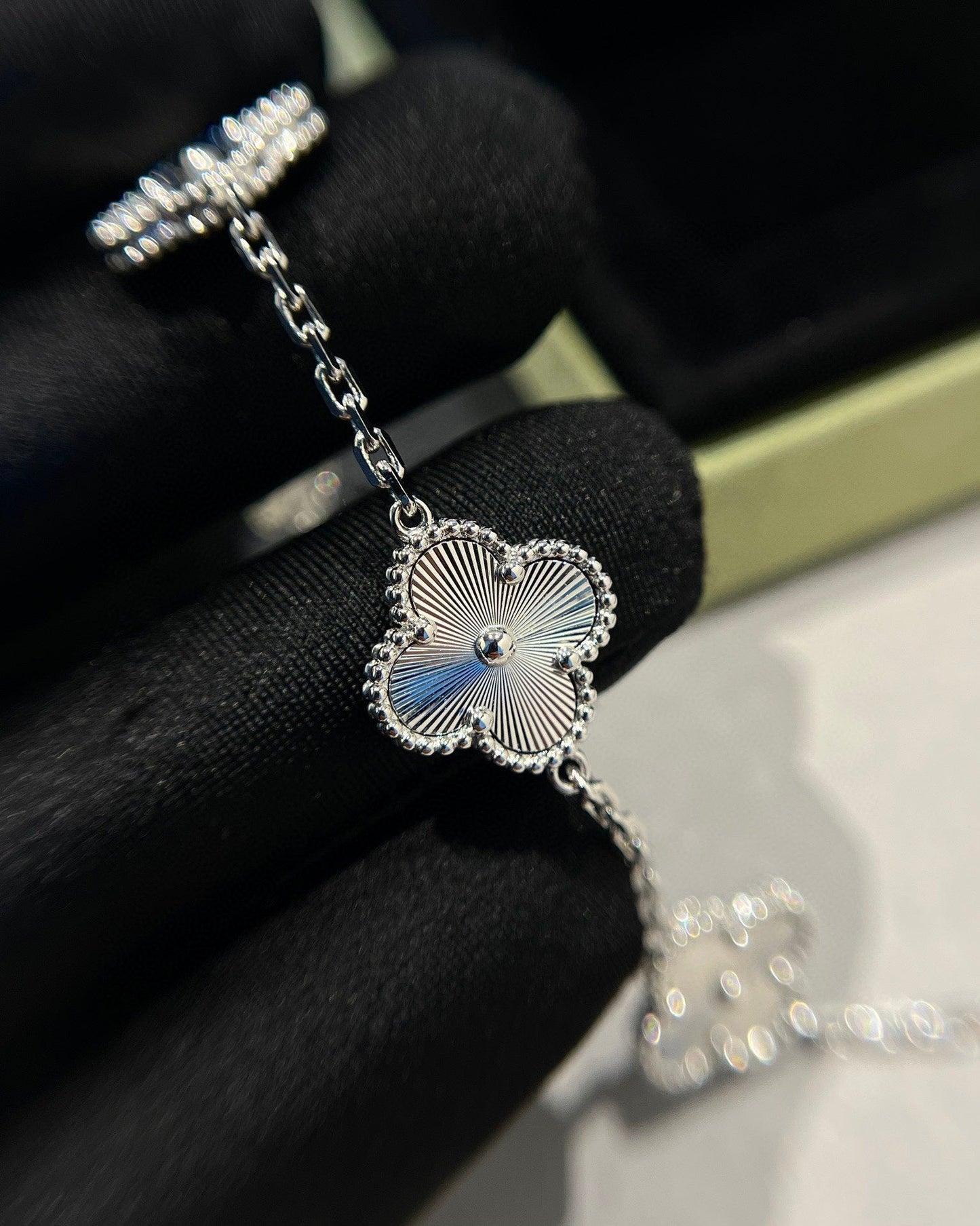 [Violet JW]CLOVER SILVER 5 MOTIFS BRACELET