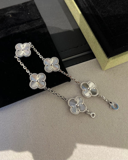 [Violet JW]CLOVER SILVER 5 MOTIFS BRACELET